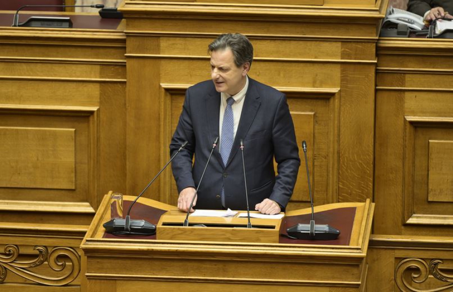 Σκυλακάκης στη Βουλή: Nα αποκαταστήσουμε την εμπιστοσύνη που έχει κλονιστεί