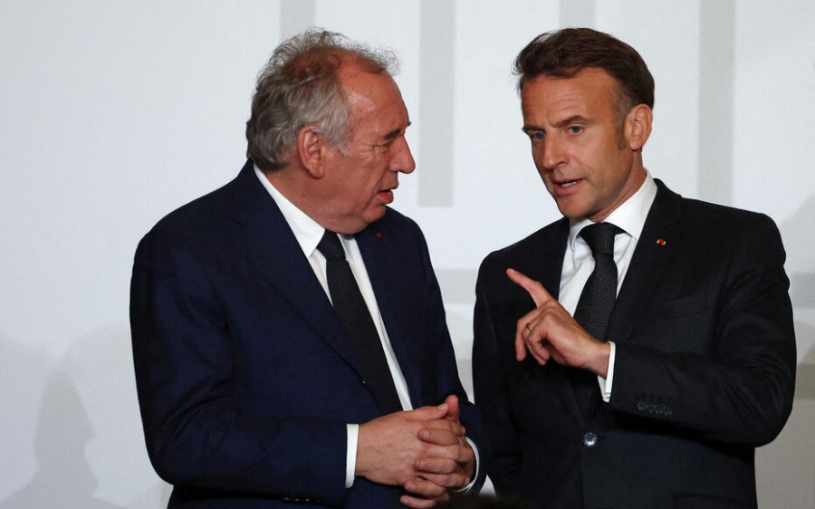 Bloomberg: Κοντά σε νέα κρίση σταθερότητας η Γαλλία – Σε κίνδυνο η κυβέρνηση Bayrou