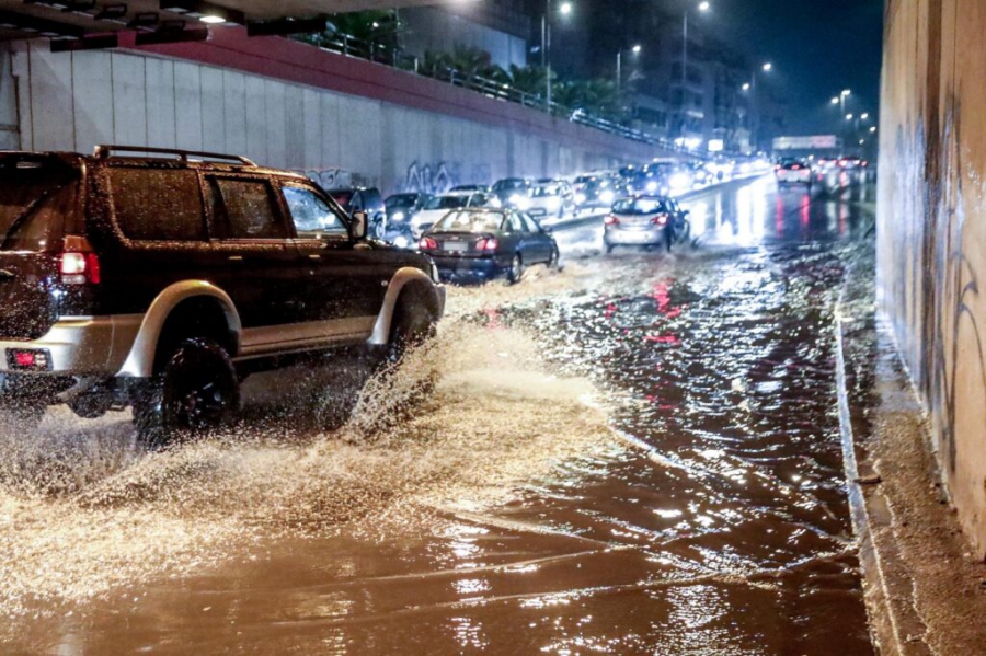 Πλημμύρισε η Αττική - Ποτάμια οι δρόμοι της Αθήνας