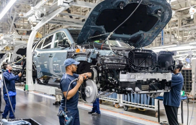 Γερμανία: Βαθαίνει η βιομηχανική κρίση – Μεγάλη πτώση στην παραγωγή αυτοκινήτων