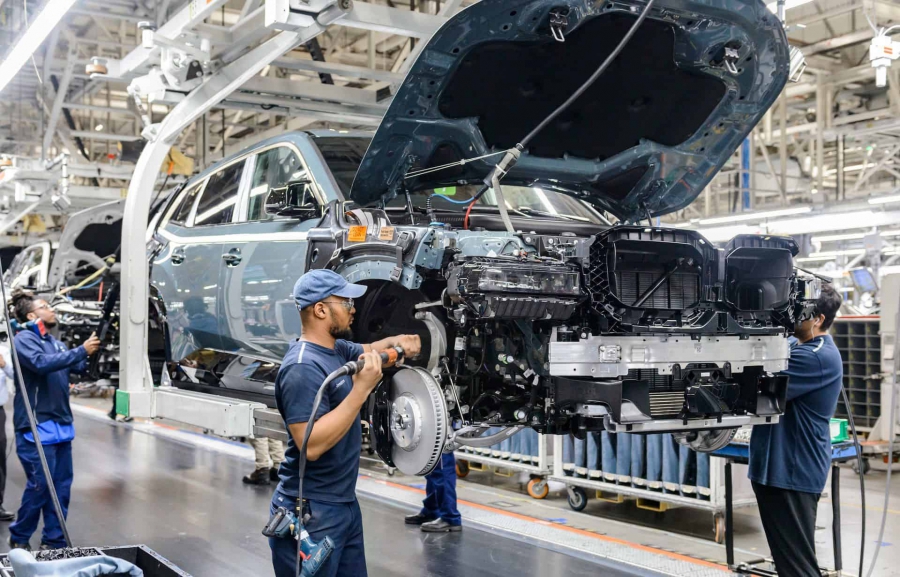 Γερμανία: Βαθαίνει η βιομηχανική κρίση – Μεγάλη πτώση στην παραγωγή αυτοκινήτων