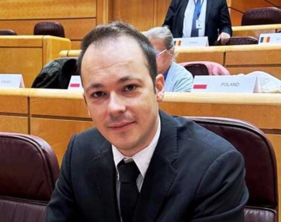 Ζαμπάρας (ΣΥΡΙΖΑ): Προχειρότητα και ανεπάρκεια στις αδειοδοτήσεις των ΑΠΕ