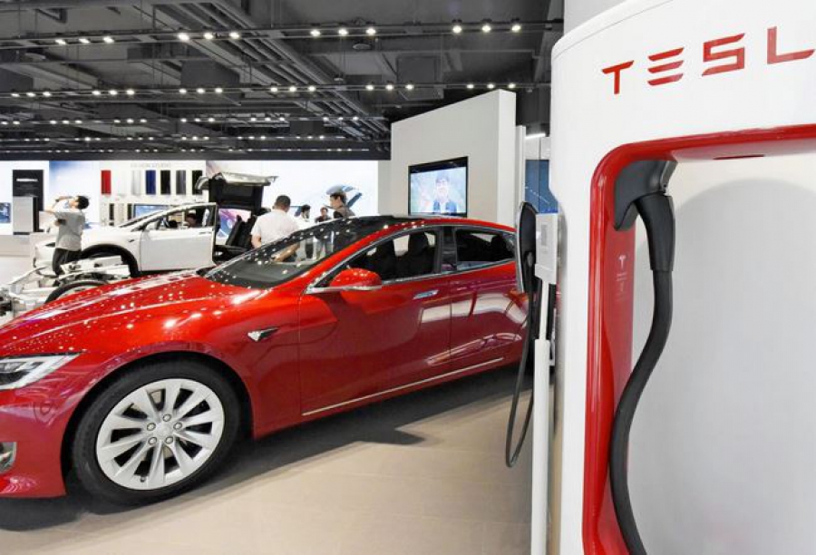 Μέσα από το ενεργειακό της τμήμα η «εκτόξευση» της Tesla