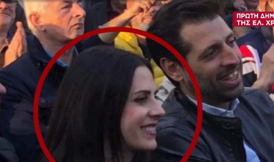 Η πρώτη εμφάνιση της Ελένης Χρονοπούλου: Στην ομιλία του Νίκου Ανδρουλάκη στη Νέα Φιλαδέλφεια