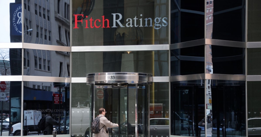 Fitch: Στον ισχυρό πυρήνα της Ευρώπης η Ελλάδα το 2026 – Πλεονάσματα και μεγάλη μείωση χρέους