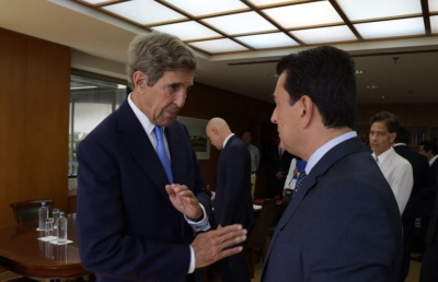 Η ενεργειακή και περιβαλλοντική συνεργασία μεταξύ Ελλάδας και ΗΠΑ στο επίκεντρο της συνάντησης Σκρέκα- Kerry