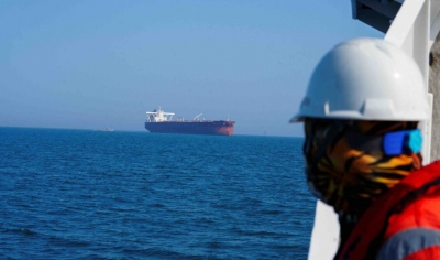 Δεξαμενόπλοια των ΗΑΕ επλήγησαν από ιρανικούς πυραύλους κρουζ στα Στενά του Ορμούζ