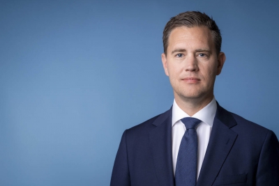 Telegraaf: Η ολλανδική κυβέρνηση θα πουλήσει το μερίδιό της στην TenneT σε ομάδα επενδυτών