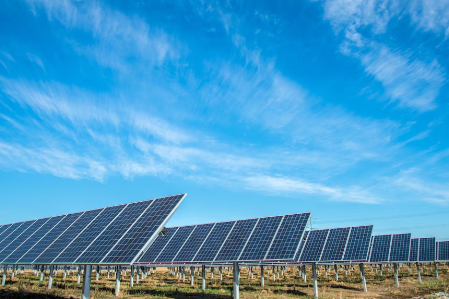 AEMO: Αναμένει περισσότερες μπαταρίες και λιγότερα δίκτυα μεταφοράς στο ηλεκτρικό δίκτυο του αύριο