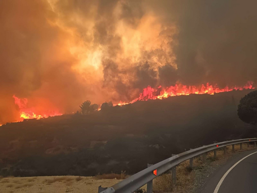 Σε πύρινο κλοιό η Κύπρος- 2 οι νεκροί από τις φωτιές