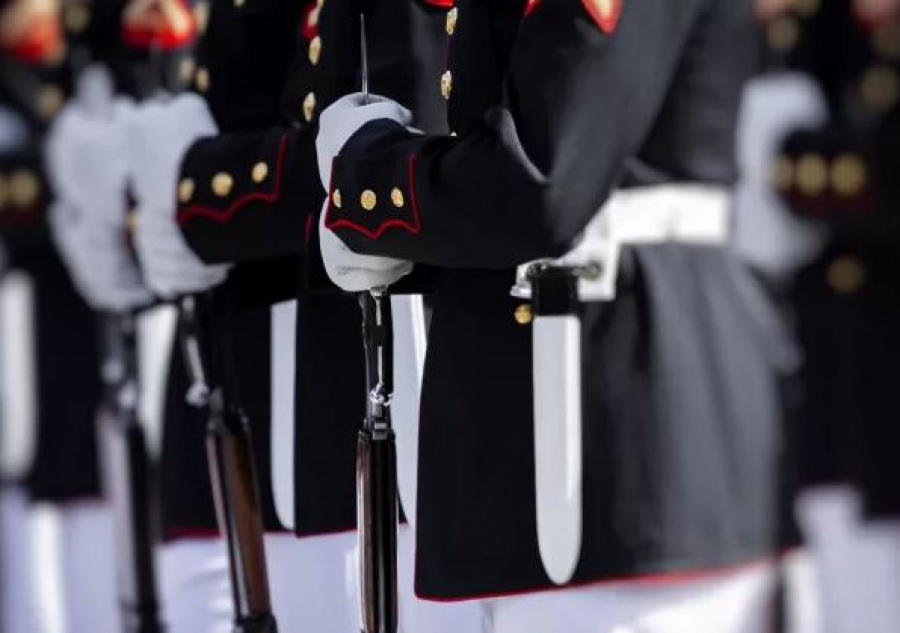 ΗΠΑ - COVID: Το Πεντάγωνο καταργεί τον υποχρεωτικό εμβολιασμό στις ένοπλες δυνάμεις