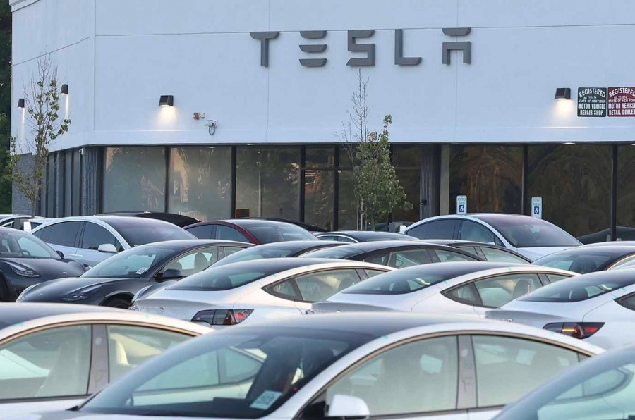 Πτώση πωλήσεων της Tesla στην Ευρώπη τον Ιανουάριο - Σε ποιες χώρες κατέγραψαν αρνητικό ρεκόρ