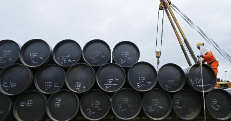 Η Ινδία θα αφήσει πίσω της την Κίνα στη ζήτηση πετρελαίου (Oil Price)