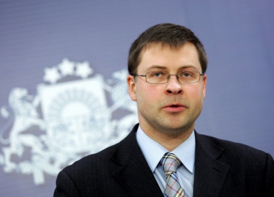 Dombrovskis: Χωρίς μεταρρυθμίσεις, δεν θα δοθούν χρήματα από το Ταμείο Ανάκαμψης - Ανταλλάγματα στους «4» που διαφωνούν