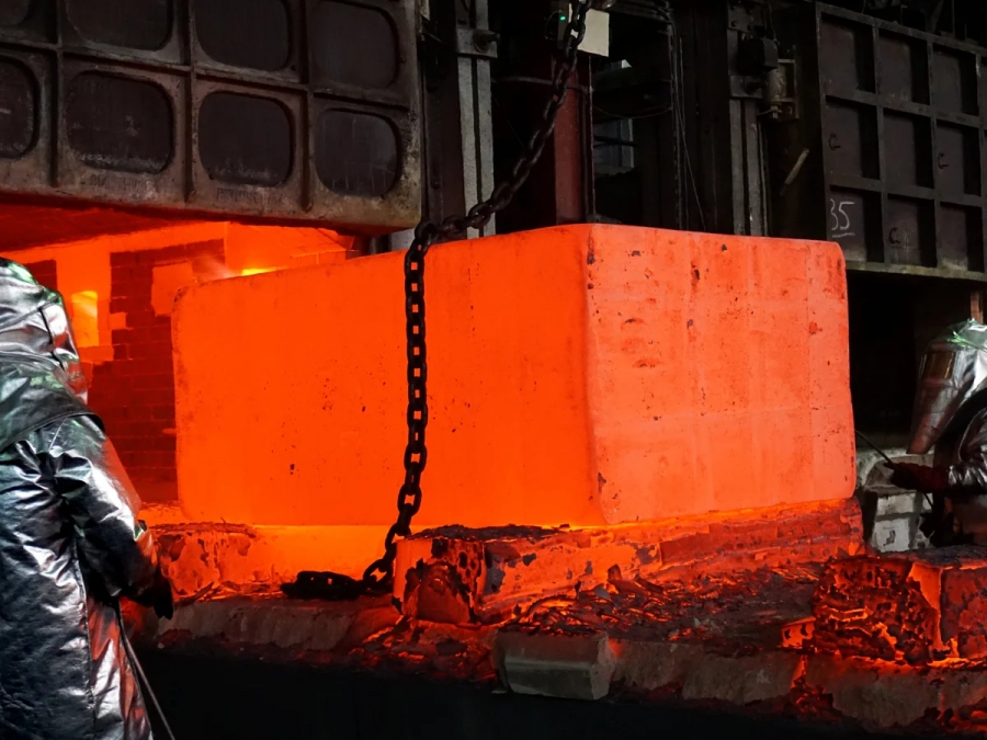 Ιρλανδικό διυλιστήριο μετάλλων βρίσκεται στην αλυσίδα που τροφοδοτεί τη ρωσική πολεμική μηχανή (The Guardian)