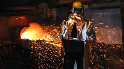 Glencore: Περικοπές 1500 θέσεων εργασίας αν δεν μειωθούν οι τιμές ηλεκτρικής ενέργειας (Bloomberg)