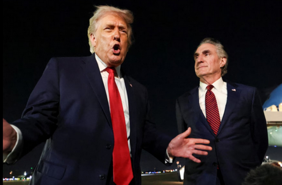 Trump: Θα δείτε που μπορώ να φθάσω για την Γροιλανδία  - ΕΕ: Αναστέλλεται η έγκριση της εμπορικης συμφωνίας των 93 δισ. ευρώ