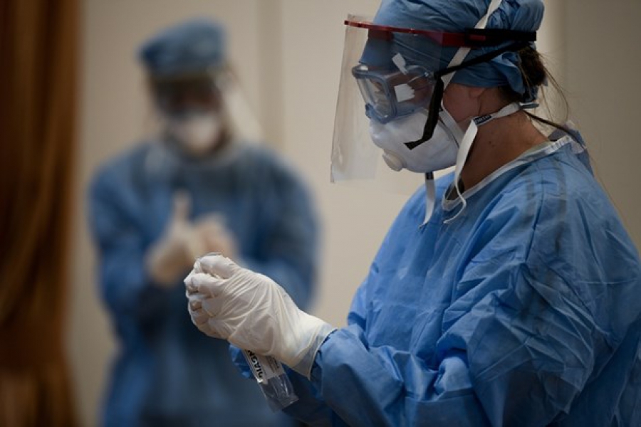 Επέλαση του κορωνοϊού με 3.227 νέα κρούσματα και συνολικά 1.347 νεκροί - Κλείνει η Κρυσταλλοπηγή - Επιτάσσουν 200 κλίνες στη Θεσσαλονίκη