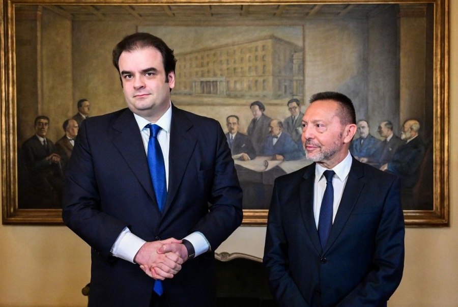 Συζήτηση εφ’ όλης της ύλης μεταξύ Στουρνάρα και Πιερρακάκη - YPOIK: Στηρίζουμε το τραπεζικό σύστημα