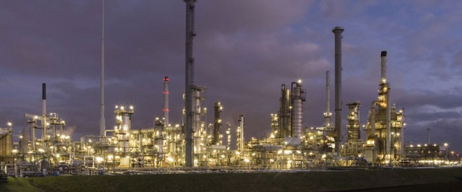 Oil Price: Ο πόλεμος στη Μέση Ανατολή φέρνει χρυσή εποχή για τα διυλιστήρια