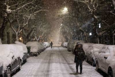 Κακοκαιρία Μήδεια: Δύσκολη νύχτα με ισχυρές χιονοπτώσεις στην Αττική - Πού έχει διακοπεί η κυκλοφορία