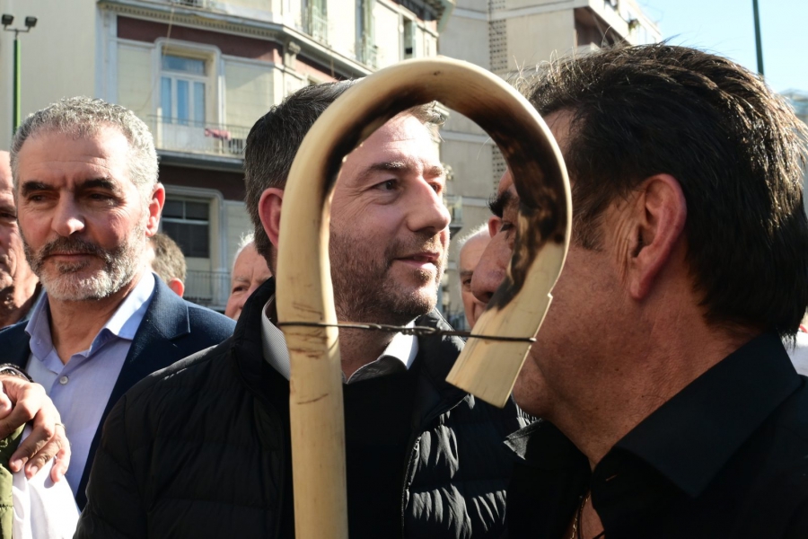 Στα μπλόκα της Θεσσαλίας ο Ανδρουλάκης - «Στεκόμαστε στο πλευρό τους»