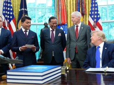 Trump: Ανήγγειλε την κατασκευή πελώριας χαλυβουργίας στην Άιοβα