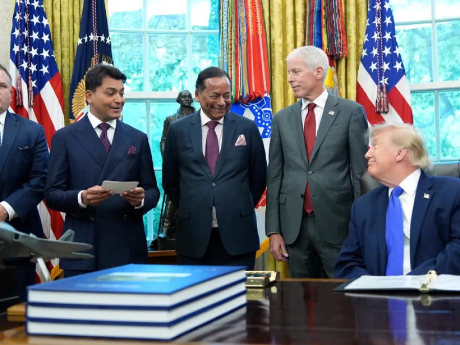 Trump: Ανήγγειλε την κατασκευή πελώριας χαλυβουργίας στην Άιοβα