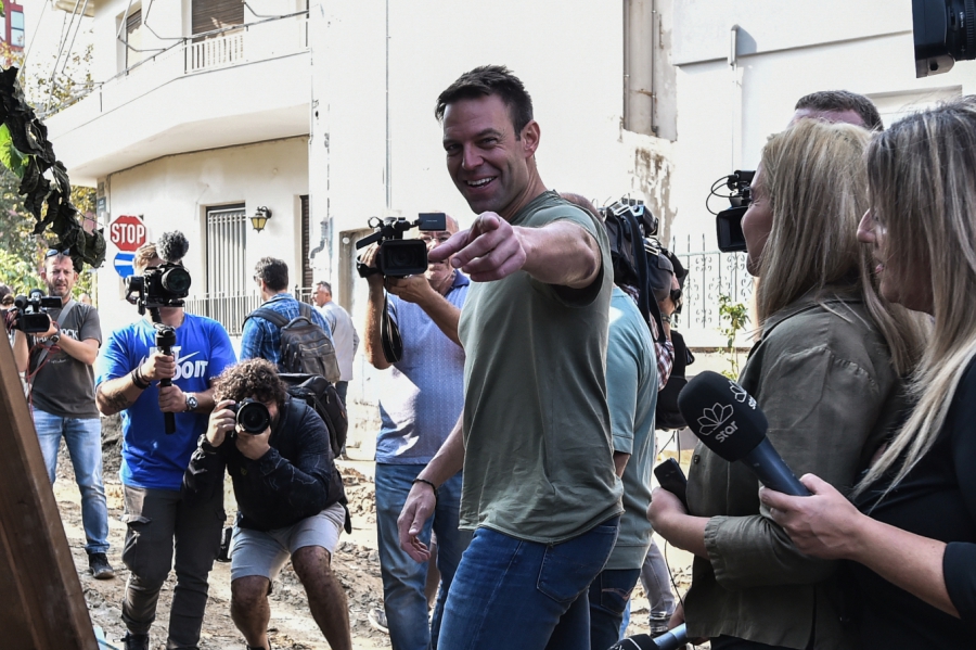 Κασελάκης: Πόσο γρήγορα θα κάψει τα χαρτιά του;