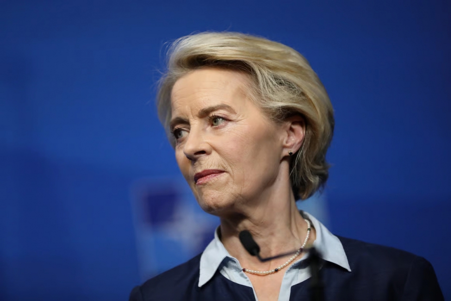 Η von der Leyen «ακρωτηριάζει» το Green Deal για να το σώσει (Politico)