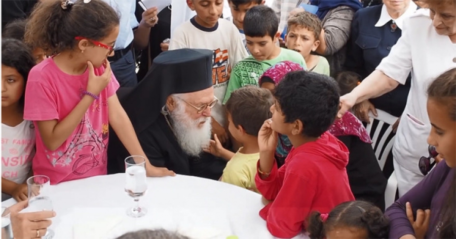 ΙΕΡΑ ΣΥΝΟΔΟΣ: Αρχιερατική Θ.Λειτουργία και λαϊκό προσκύνημα για τον μακαριστό Αρχιεπίσκοπο Αλβανίας στη Μητρόπολη Αθηνών