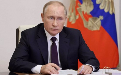Ο Πούτιν απειλεί να μειώσει την παραγωγή πετρελαίου