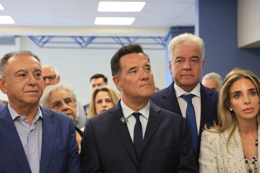 Μαέστρος στο τρολάρισμα ο Γεωργιάδης - Φώναζε σύνθημα μαζί με τους διαδηλωτές υγειονομικούς