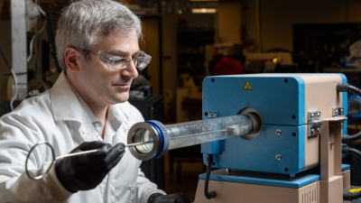 Το πρώτο παγκοσμίως μεταλλικό τζελ μπορεί να φέρει επανάσταση στην αποθήκευση ενέργειας (Interesting Engineering)