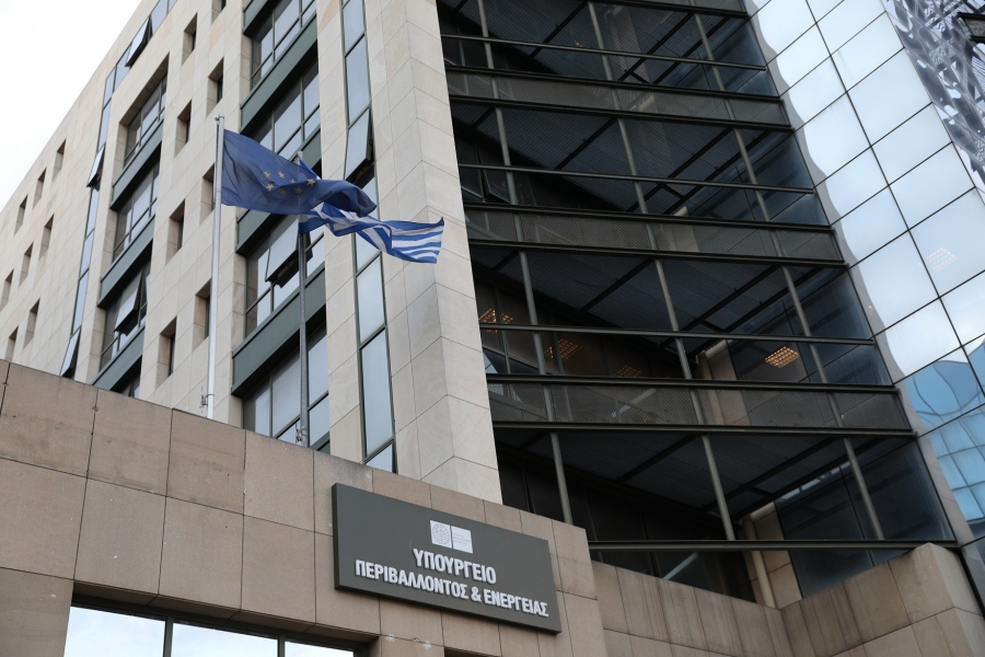 ΥΠΕΝ: Μειώθηκαν περαιτέρω τα πρόστιμα που πληρώνει η Ελλάδα για τις παράνομες χωματερές