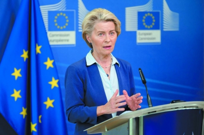 Von der Leyen σε πανικό: Είμαστε σε υβριδικό πόλεμο με τη Ρωσία