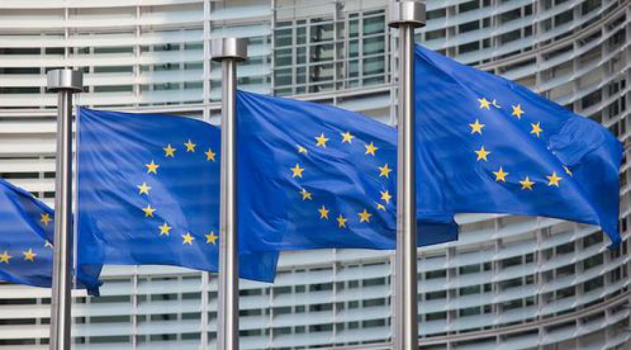 Σε αλλαγές στους κανόνες εταιρικής βιωσιμότητας προχωρεί η ΕΕ μετά τις πιέσεις από ΗΠΑ και Κατάρ