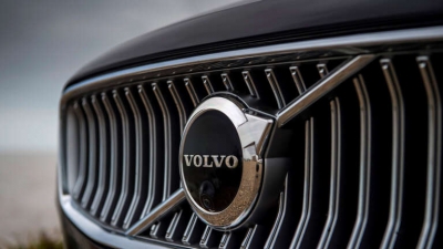 Volvo: Αναβάλλει την παραγωγή μεγάλης κλίμακας στο νέο εργοστάσιο της Σλοβακίας στις αρχές του 2027 (Reuters)