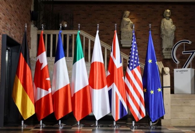 Η G7 εξετάζει δυο πλαφόν για τα ρωσικά πετρελαϊκά προϊόντα
