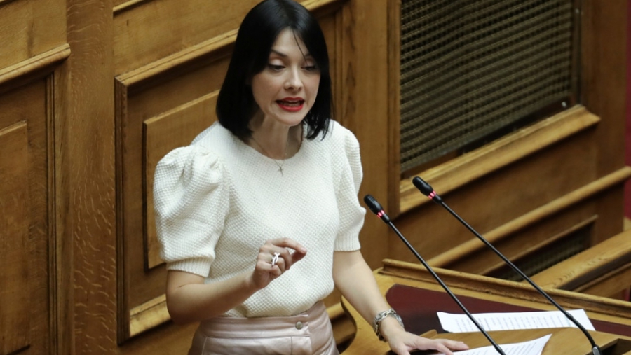 Ν. Γιαννακοπούλου: Η κυβέρνηση οφείλει να θεσπίσει πλαφόν στην τιμή λιανικής στην ενέργεια