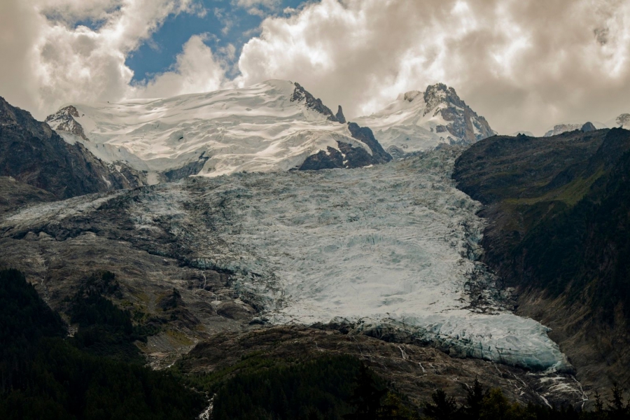 Παγετώνας κατέρρευσε στις Άλπεις καταπίνοντας ένα ολόκληρο χωριό (Reuters)
