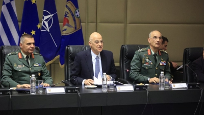 Δένδιας: Συνάντηση με τον υπουργό Βιομηχανίας των ΗΑΕ για θέματα άμυνας