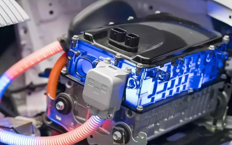 Stellantis και Orano συμφώνησαν για ανακύκλωση μπαταριών EV - Πρόβλεψη για έσοδα άνω των 2 δισ. ευρώ