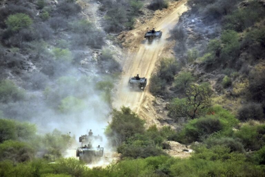 Kλιμακώνει επικίνδυνα την επίθεση η Ινδία - Αντεπιτίθεται το Πακιστάν