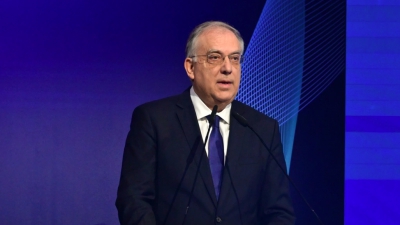 Θεοδωρικάκος: «Ψαλίδι» 9,5% σε 1.740 προϊόντα - Έως 12% οι μειώσεις στα σχολικά
