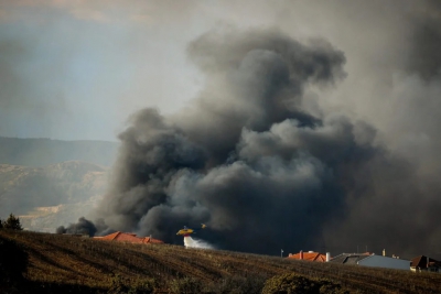 Φωτιά στο Ωραιόκαστρο Θεσσαλονίκης σε εργοστάσιο ανακύκλωσης και λαδιού- Τοξικό νέφος κάλυψε την πόλη