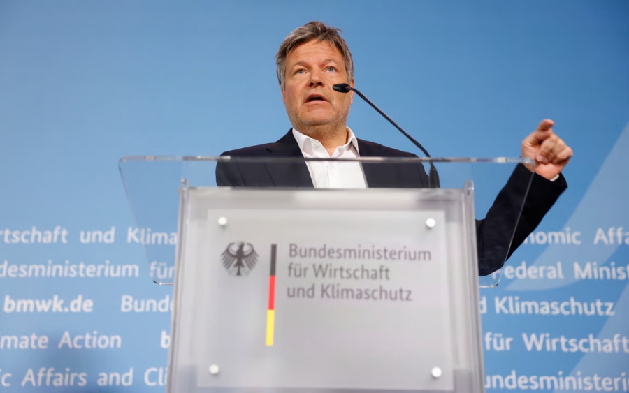 Habeck: «Συνετή αλλά αποφασιστική» η ευρωπαϊκή απάντηση στους δασμούς Trump