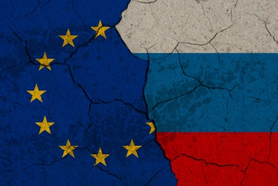 Politico: Η ΕΕ σχεδιάζει την παράταση της προθεσμίας ανανέωσης των αντιρωσικών κυρώσεων