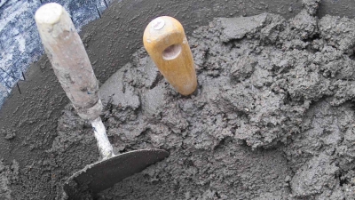 Λέμε αντίο στο σκυρόδεμα όπως το ξέραμε: Καλώς ήρθατε στα ζωντανά τούβλα που επισκευάζονται μόνα τους (ecoticias.com)