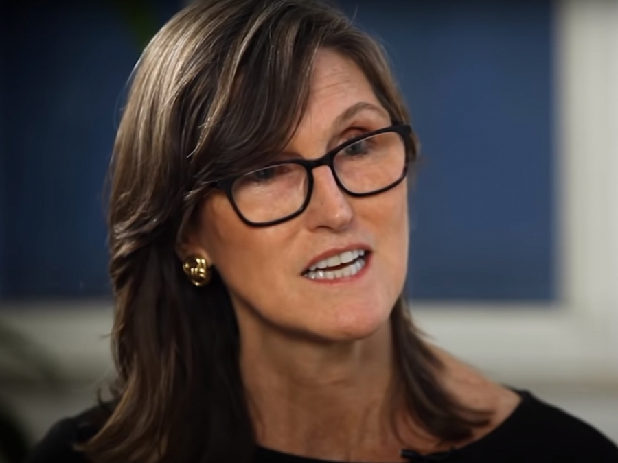 Γιατί η Kathie Wood στηρίζει το BITCOIN